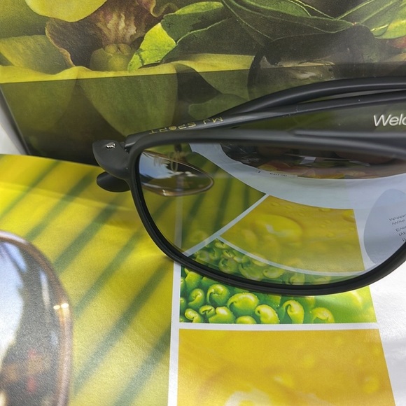 BNIB Maui Jim Sport MJ 437 Black w Silver Mirror Polarized Unisex style - Picture 4 of 10